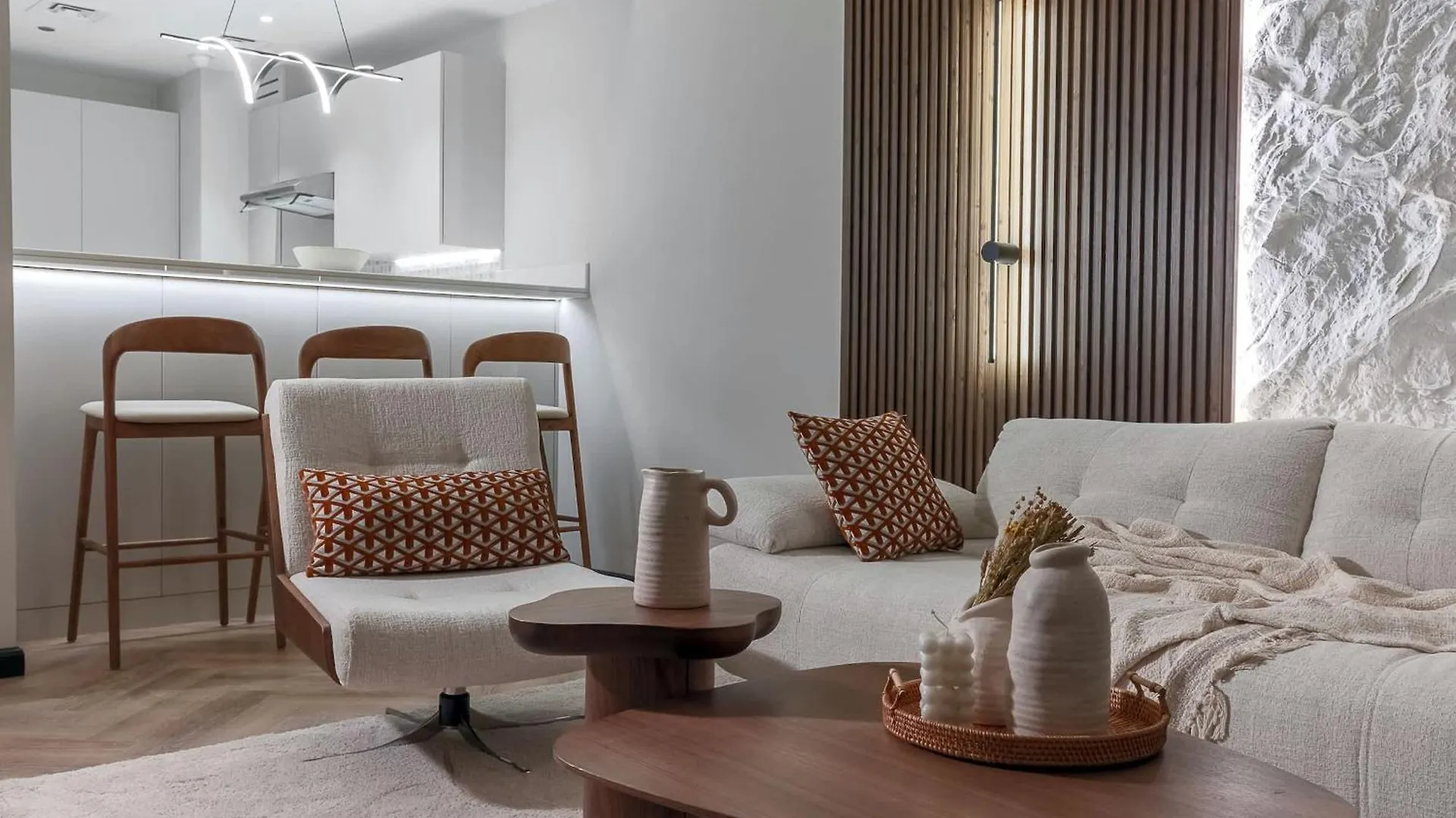 Bnbnova - Seven Palm 1Br - Rooftop Pool & Private Beach Dubai Apartment